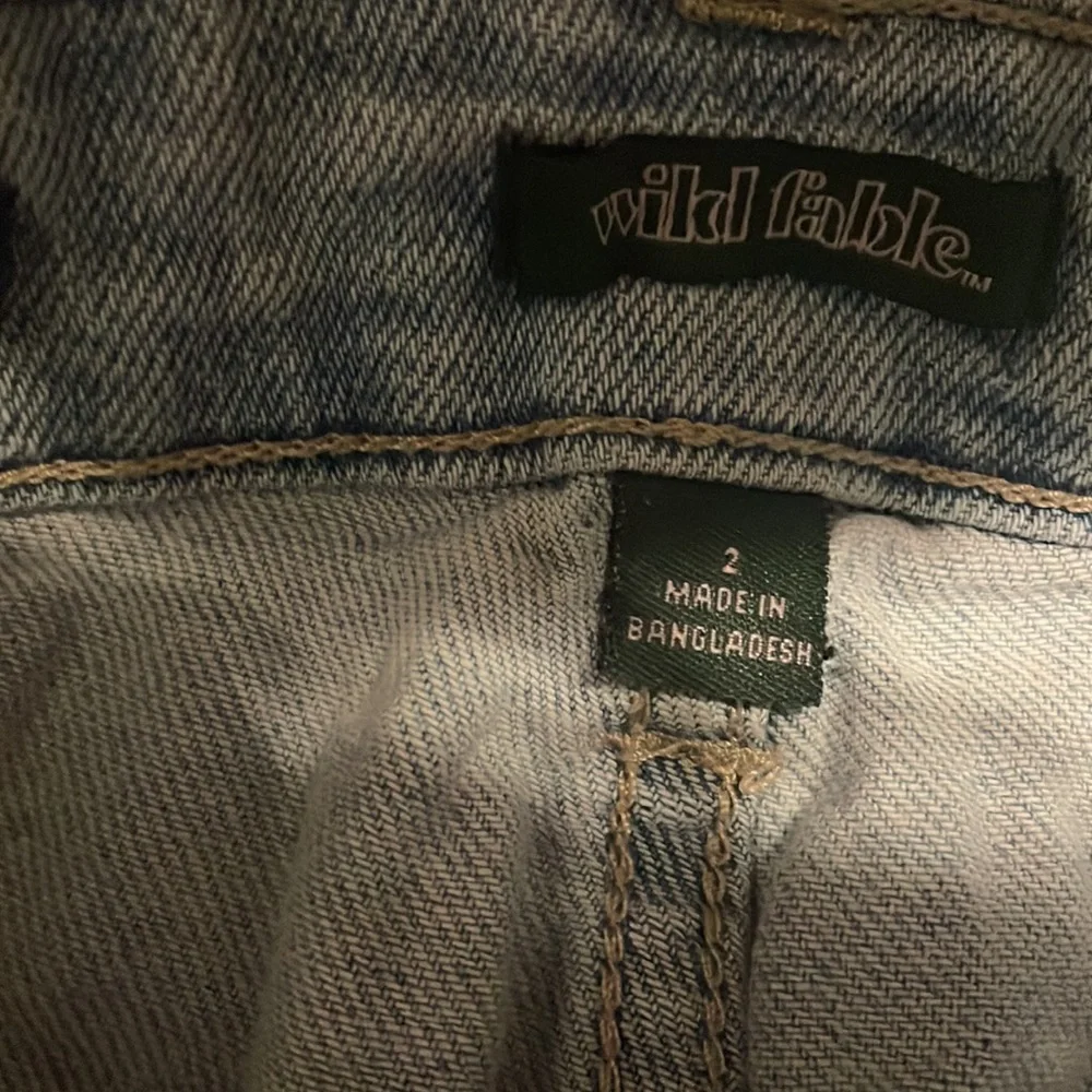 Straight leg ripped jeans - Picture 2 of 3